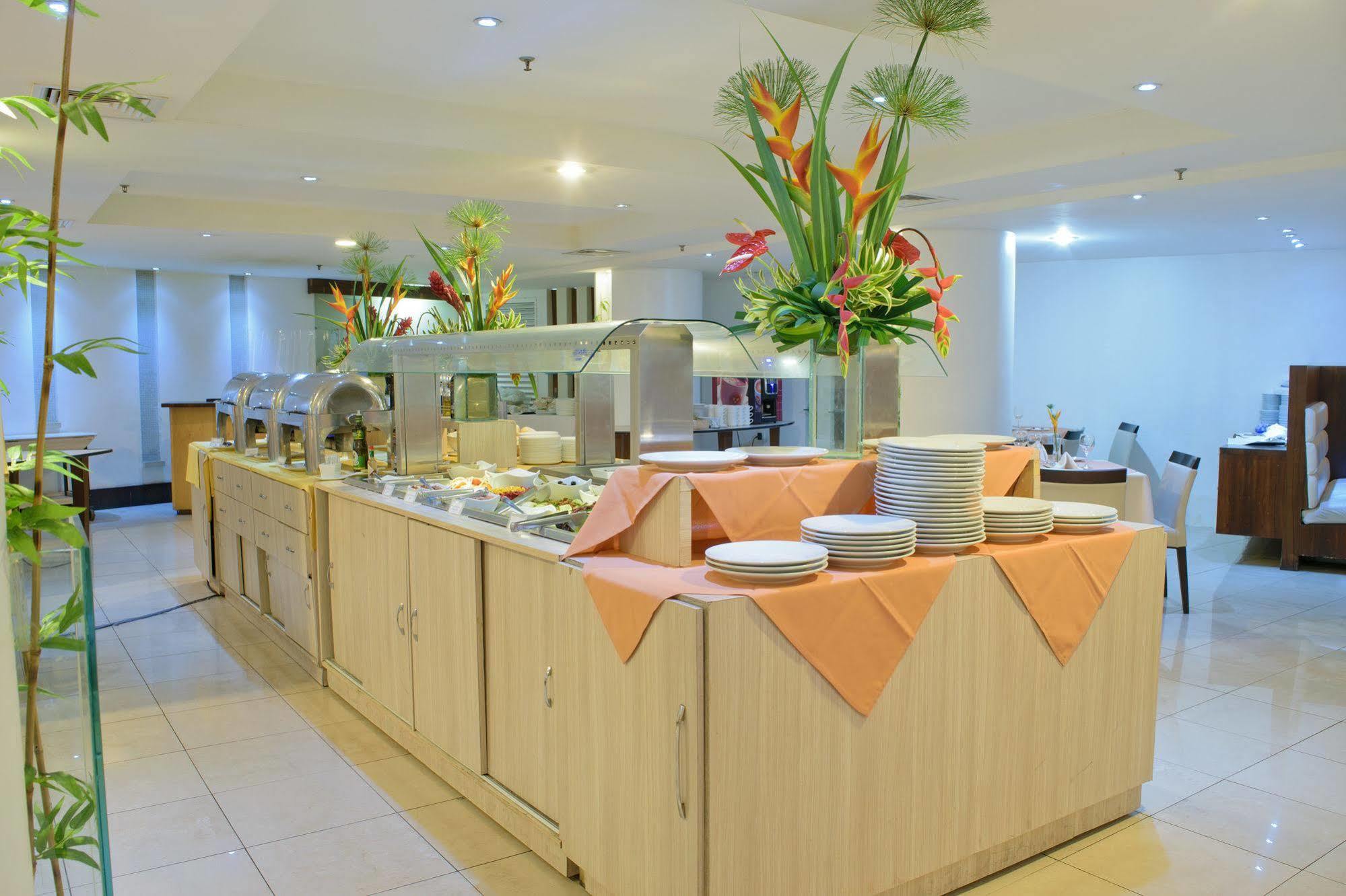 Oasis Atlantico 3*